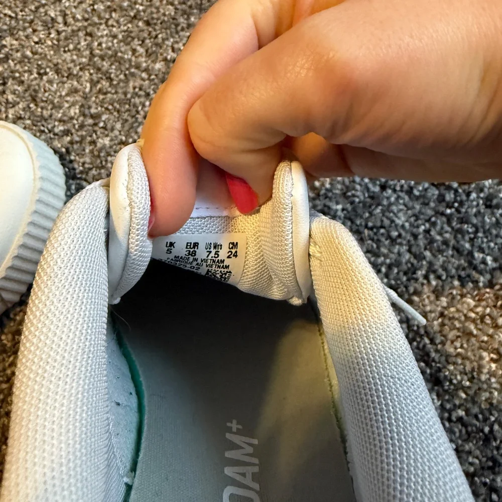 Puma sneakers - Picture 4 of 4
